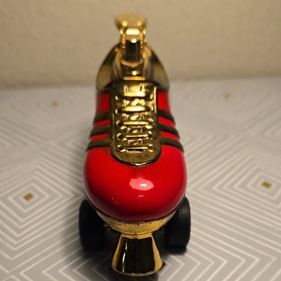 Vintage Red Roller Skate Lighter - Picture 2 of 11